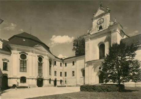 07-044 (prošlá poštou 9. 8. 1960)